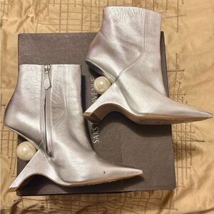 Nicholas Kirkwood Metallic Silver Pointed Ankle Boots SZ 40